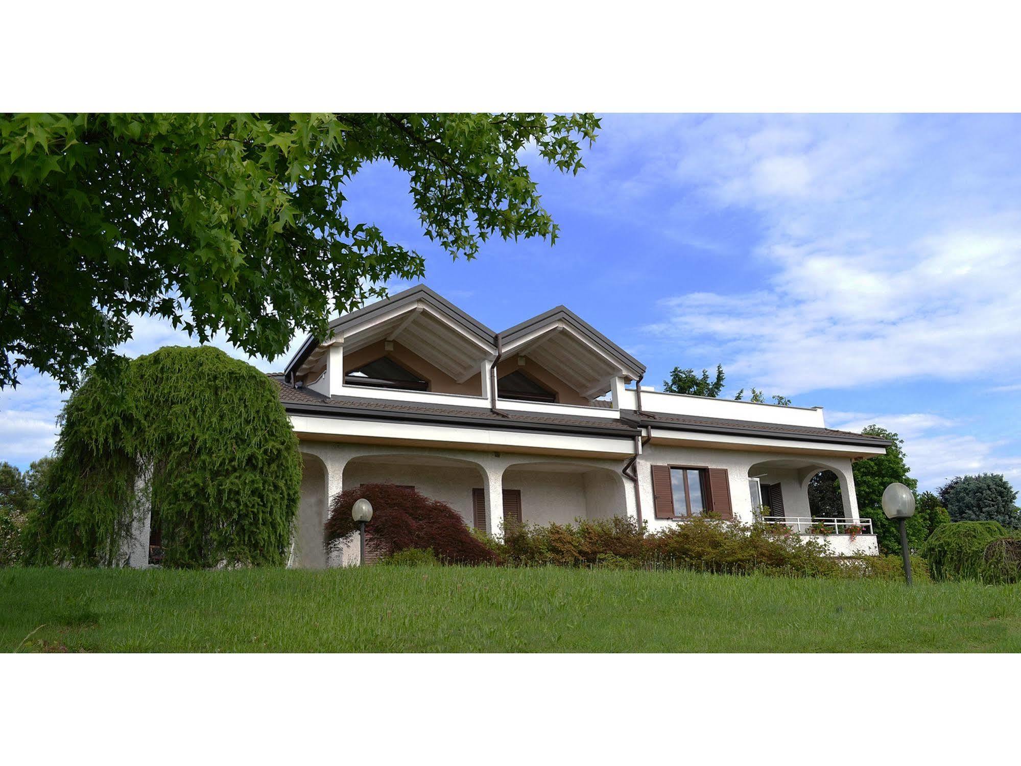 B&B Villa Monterosa Con Piscina Castronno Экстерьер фото