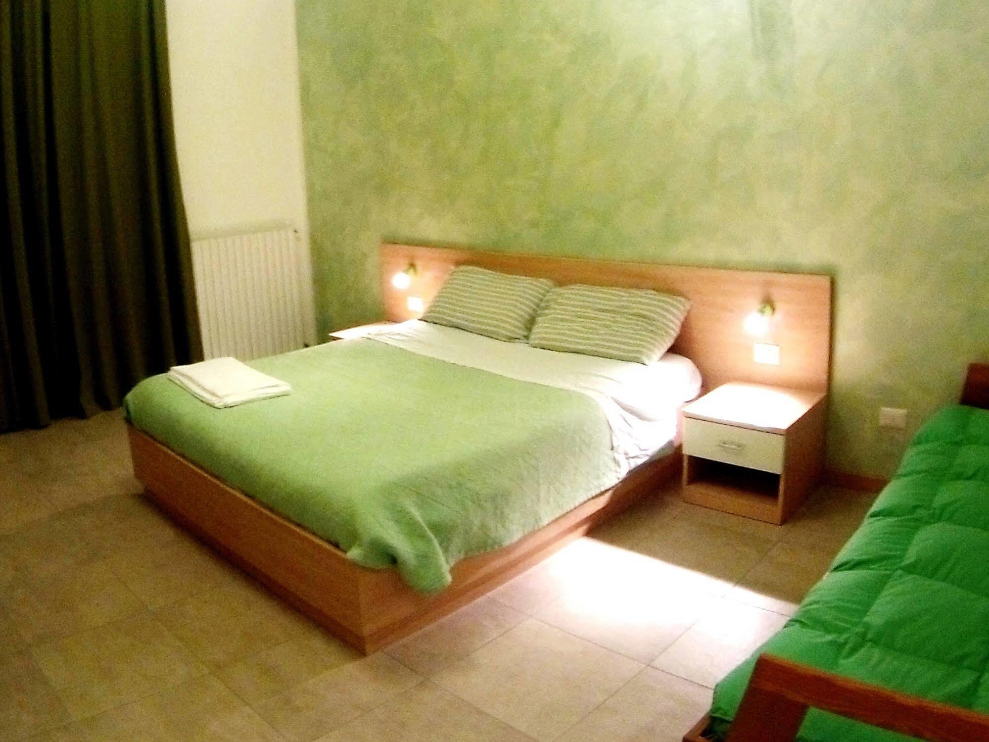 B&B Villa Monterosa Con Piscina Castronno Экстерьер фото